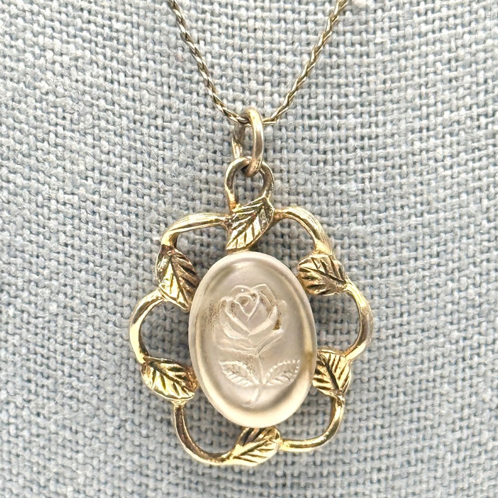 Sarah Cov Vintage Gold Tone Frosted Glass Rose Intaglio Pendant Necklace 15"